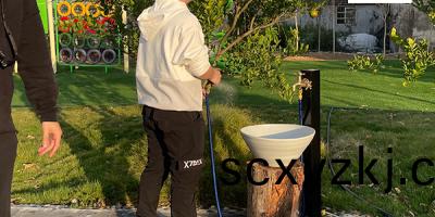 不(bu)鏽鋼(gang)立柱(zhu)水(shui)龍頭(tou)：健康(kang)用(yong)水(shui)新(xin)選(xuan)擇(ze)